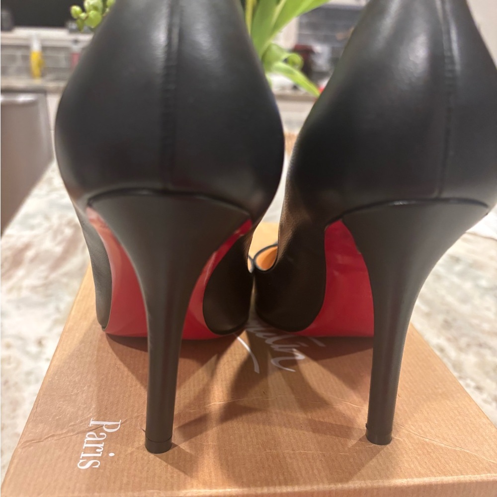 Authentic Christian Louboutin Classic Black Pumps with Iconic Red Sole - Picture 8 of 8